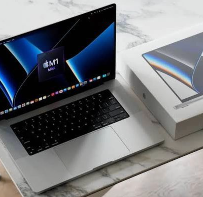 MacBook Pro, 16 M1 Max 2021 32/1000GB, Perfekt, Computeren er i space grey og fungerer perfekt. 
Jeg