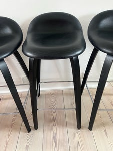 3 flotte læderpolstrede GUBI barstole