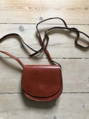 Pung, Vintage, læder, Cute leather purse with a long adjustable leather strap and two inner pockets 