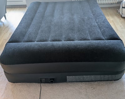 Andet, Avenli, b: 152 l: 203 h: 46, Queen-sized airbed with built-in electric pump and no batteries 