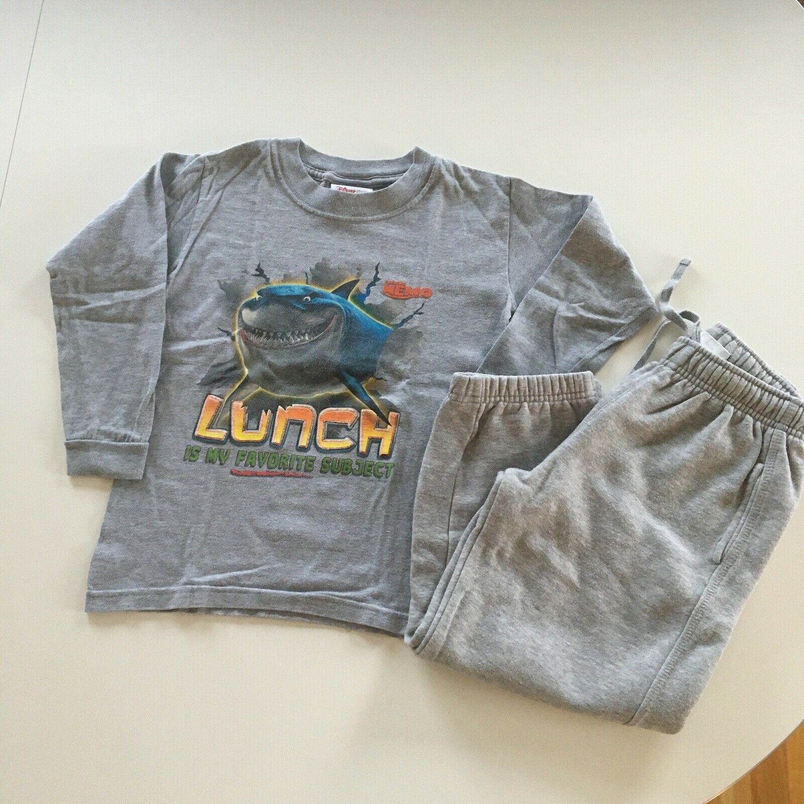 Skæbne engagement Gnaven Blandet tøj, Str. ca. 5½-6 år langærmet T-shirt Joggingbukser, Disney / Find Nemo – dba.dk – Køb og Salg af Nyt og Brugt Skæbne engagement Gnaven Blandet tøj, Str. ca. 5½-6 år langærmet T-shirt Joggingbukser, Disney / Find Nemo – dba.dk – Køb og Salg af Nyt og Brugt