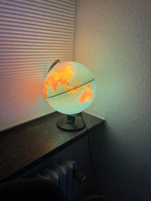 Lampe, Globus, Fin globus lampe sælges