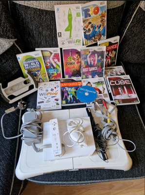 Nintendo Wii, Stor Nintendo Wii Pakke, God, Nintendo Wii med controller, masser spil (4 versioner Ju