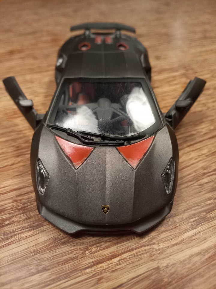 Modelbil, CENTROSTILE Lamborghini Sesti Elemento, skala