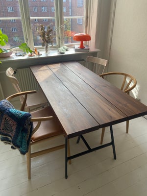 Spisebord, Plankebord i træ, Plankoa, b: 75 l: 160, Plankebord i mørkebrunt træ sælges. Brugt, men f