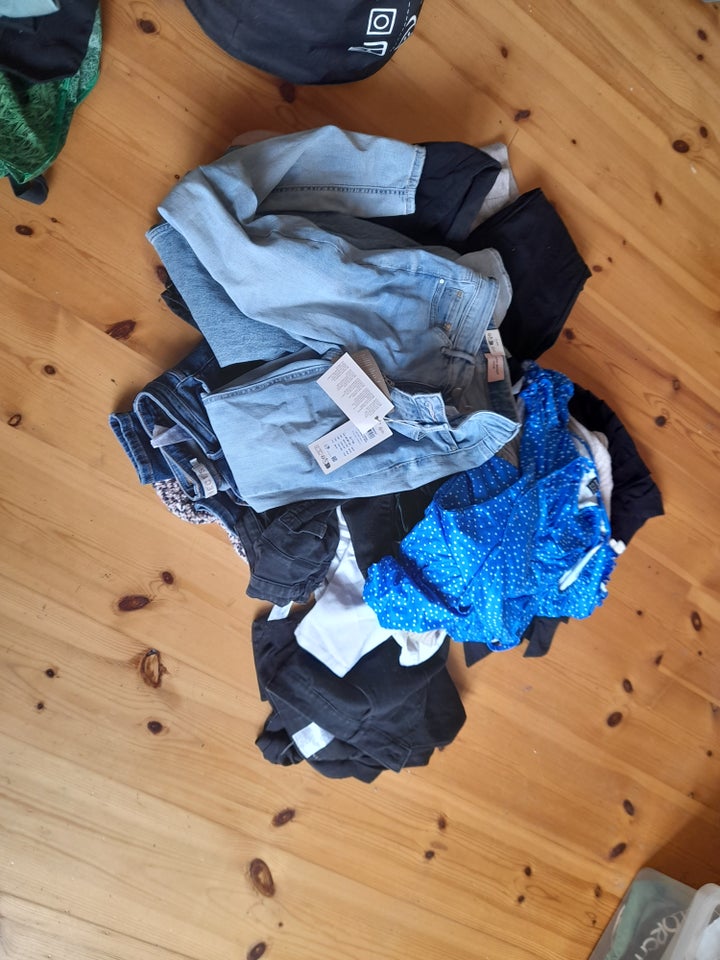 Blandet tøj, Calvin klein .Adidas. vero moda . Og meget mere,