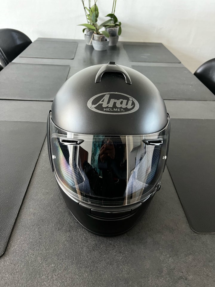 Hjelm, Arai, str. Medium