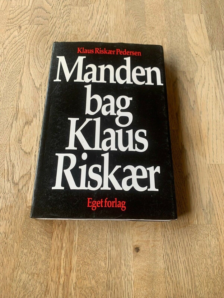 Manden bag Klaus Riskær, Klaus Riskær Pedersen, genre: