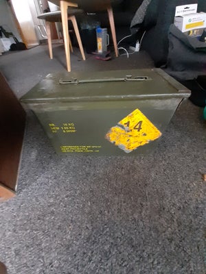 Militær, Ammunitions kasse, Har denne gamle ammunitions kasse, som jeg er sikker på at der er nogen 