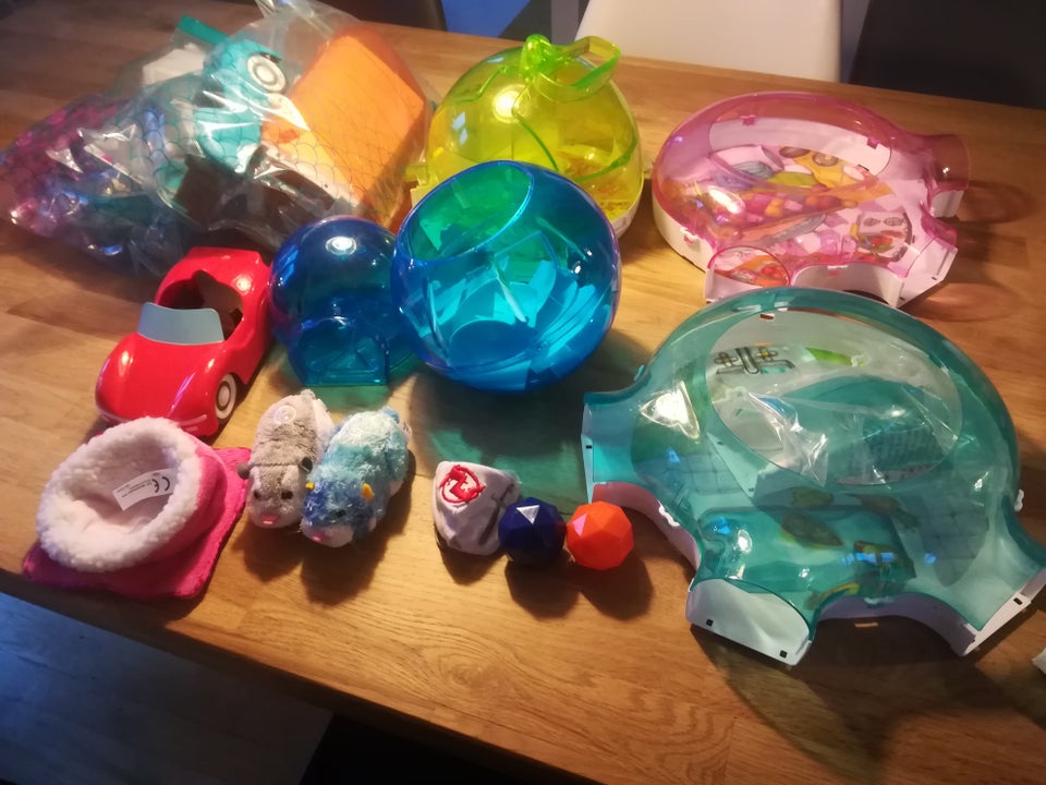 Zhu Zhu Pets, Hamster, baner og biler