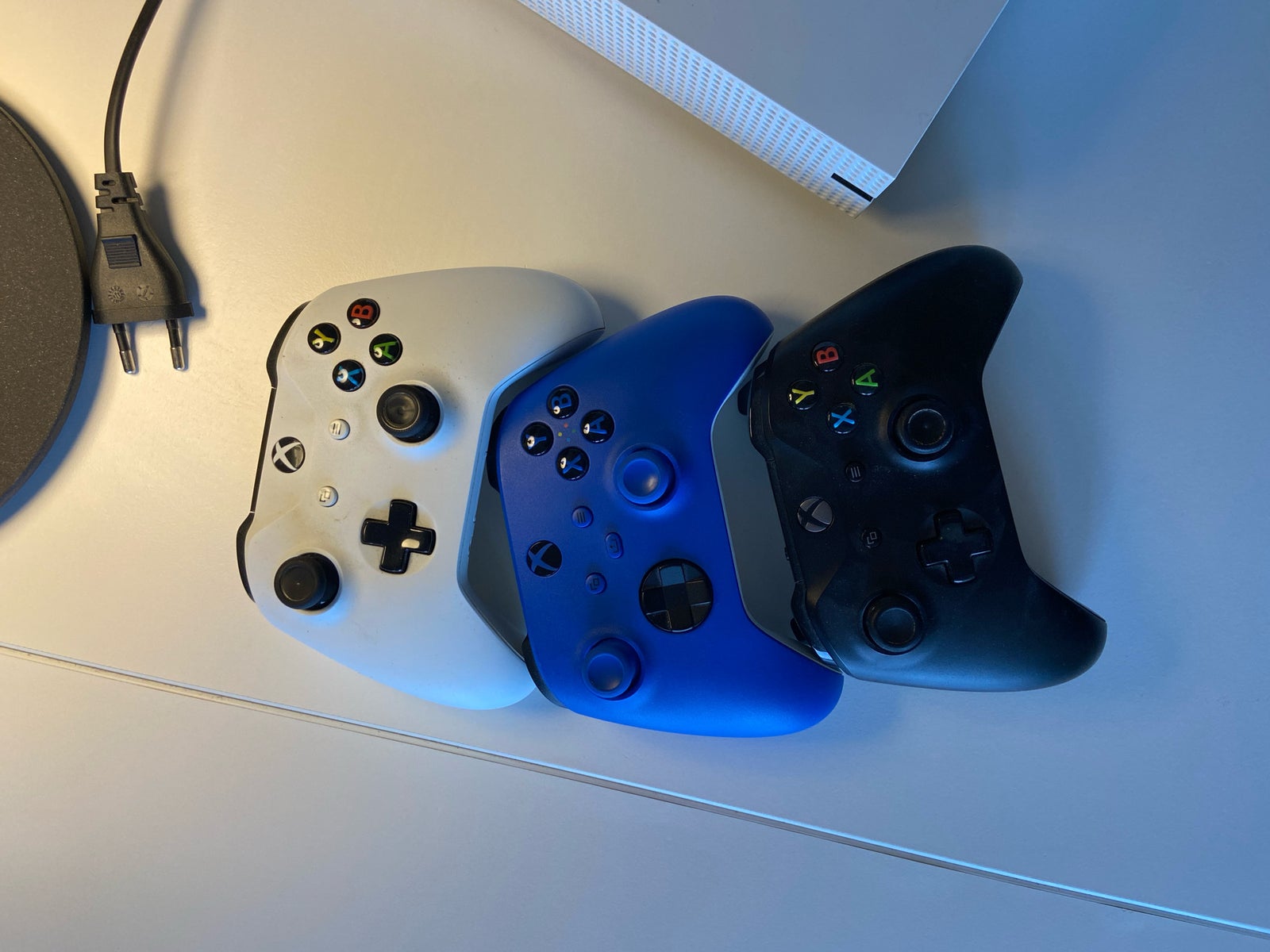Xbox One S, Xbox One S, Rimelig