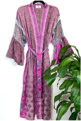 Kimono, By Tanya Singh, str. One Size, Helt ny, smuk kimono. Indisk unika. Str. One Size. Kan sendes