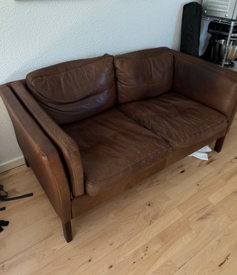 Sofa, læder, 2 pers., Fed brun lædersofa. Sælges billigt grundet flytning. 
Den er ca 150cm i længde