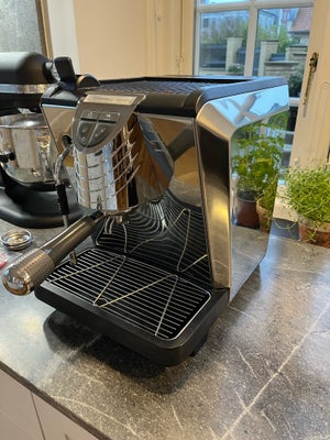 Espressomaskine , Simonelli, Super lækker italiensk Nuova Simonelli Oscar 2 kaffemaskine. 

Automati