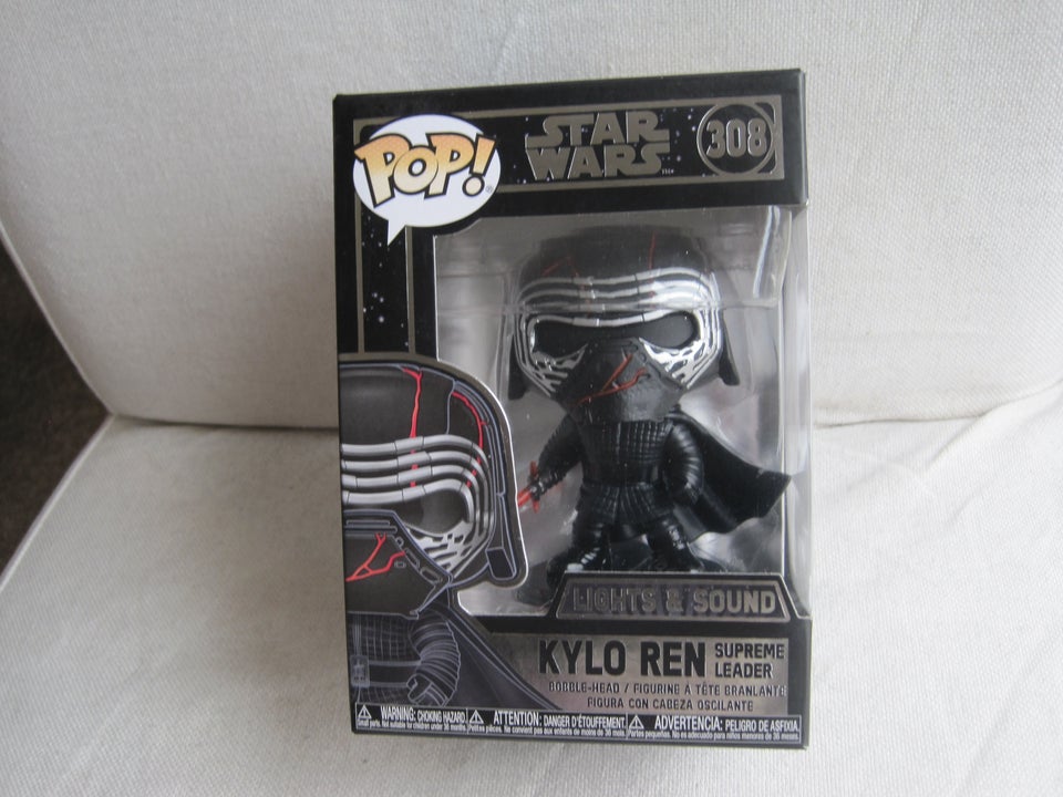 Funko Pop #308 Kylo Ren med lys og lyd!