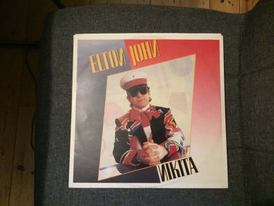 EP, Elton John, Nikita. 4 tracks, Lp> VG++
Cover>VG++ Se venligst billeder.
Se på min liste om der f