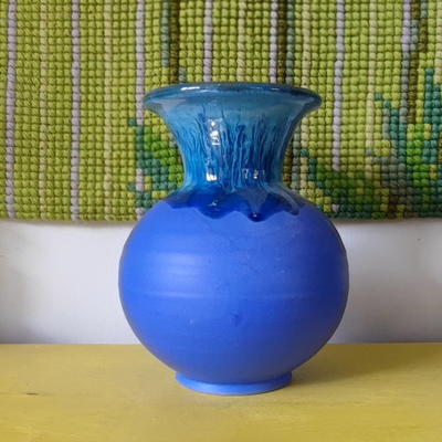 Keramik, Keramikvaser, Raia, Glasurbombe fra det græske værksted Raia. Der er vist ret tydelig midde