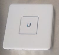 Router, Ubiquiti UniFi, God