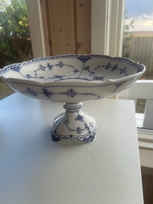 Porcelæn, Opsats, Royal Copenhagen, FEJLFRI
16 cm høj Ø24 cm
Musselmalet Halvblonde er indrammet af 