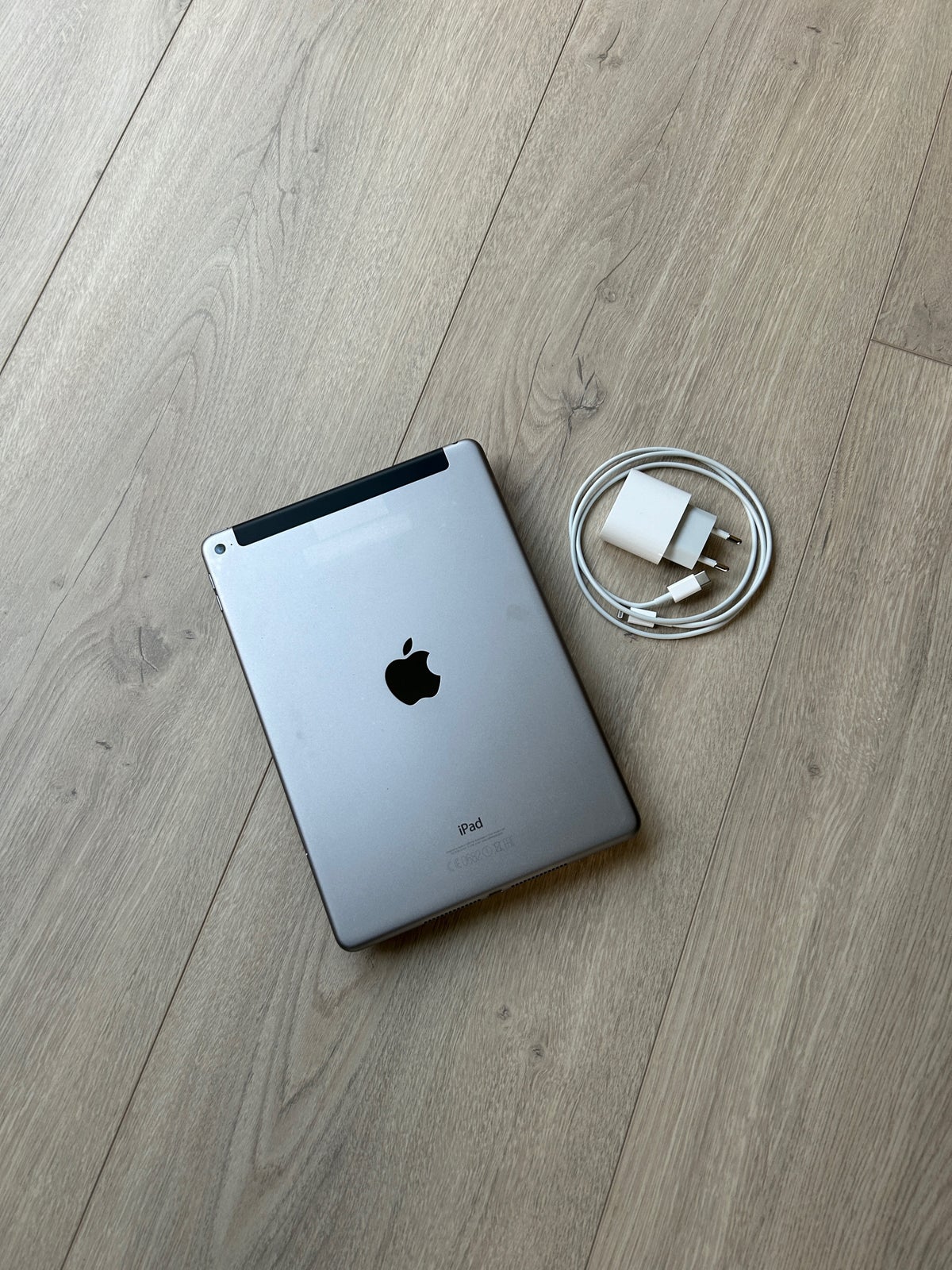 iPad Air 2, 16 GB, sort