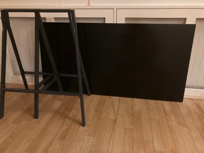 Skrive-/computerbord, Ikea, b: 120 d: 60 h: 74, Super fin løs bordplade og ben fra ikea. Enkelte meg