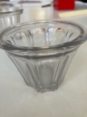 Glas, Syltetøjsglas, Franske gamle dekorative syltetøjsglas 6 cm høje. 10 cm i diameter. Har 2 stk. 