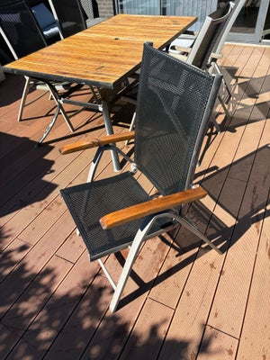 Havemøbelsæt, Aluminium og teak, Bord og 5 stole - 1 stol lettere defekt. Lidt afskalning af maling 