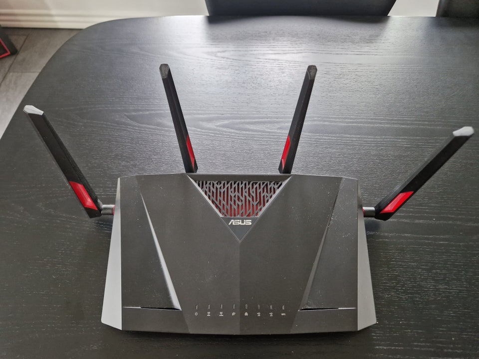 Router, Asus RT AC88U, God