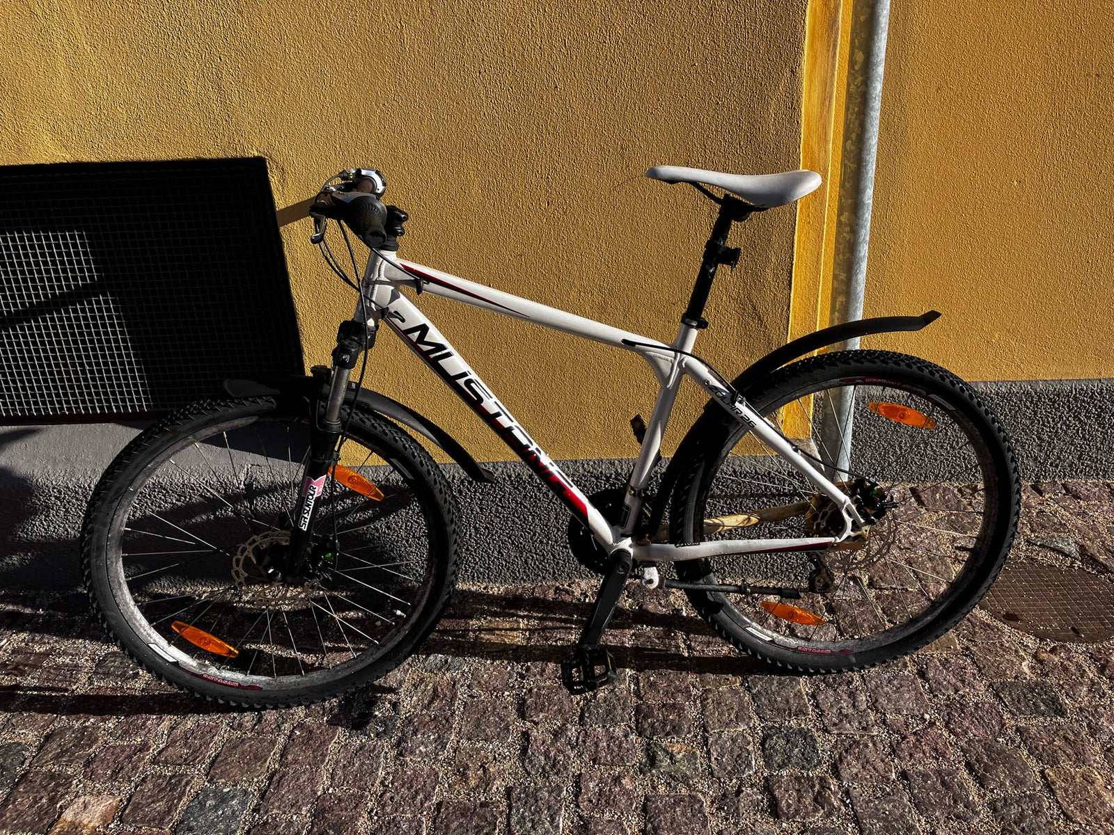 Mustang, hardtail, 26 tommer