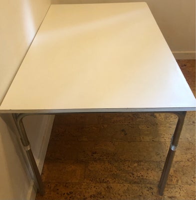 Spisebord, IKEA, b: 82 l: 122, Borde fra IKEA til salg til en super pris på kun 200 kr pr. stk! 

Di