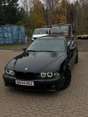 BMW 528i, 2,8 Steptr., Benzin, 1997, km 308000, nysynet, 4-dørs, New syn
309.000km 
Born with Air su