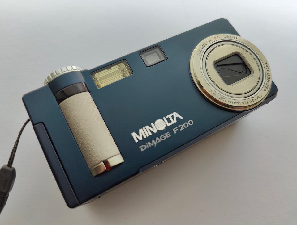 Minolta Dimage F200, God