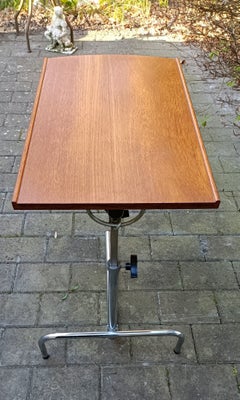 Bakkebord, H.M.N., teaktræ, b: 37 l: 60 h: 67, Bakkebord/læsebord fra H.M.N. Bakke i teaktræ og stel
