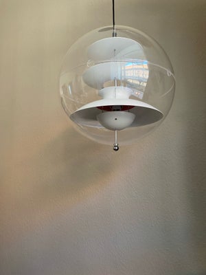 Verner Panton, Verner Panton Globe , loftslampe, Verner Panton Globe. 40 cm. 

I meget god stand, og
