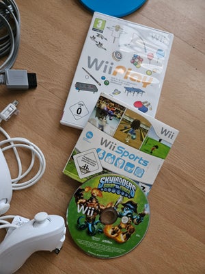 Nintendo Wii, Rvl-001  eur, Perfekt, Sælger et helt wii system med spillemaskinen kabler sensor og s