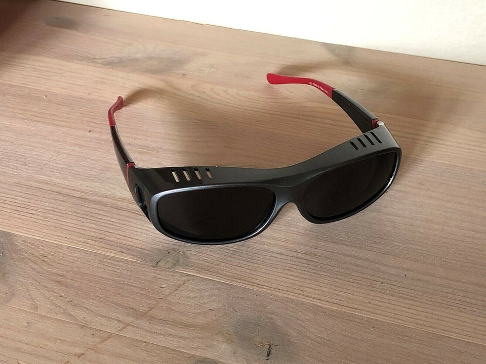 Andet, Polaroid CE P0030 B Filter Cat. 3, Polarized sunglasses dba.dk – Køb og Salg af Nyt og Brugt