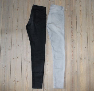 Jeans, VILA, str. 29,  sort og grå,  God men brugt, 2 par jeans, str M fra VILA - samme model,
Ses p