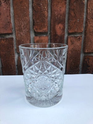 Glas, 12 glas, Købt i Dora på Værnedamsvej, Pæn stand, 9 cm i diameter og 11 cm højt. Prisen er pr s
