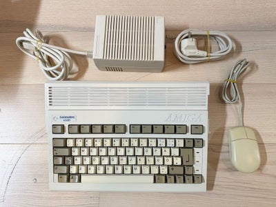 Commodore Amiga 600, arkademaskine, Rimelig, Amiga 600, som har fået en kærlig gennemgang. Maskinen 