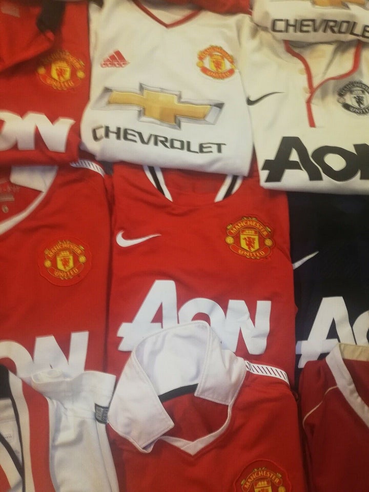 Fodboldtrøje, Manchester united trøje i small til salg,