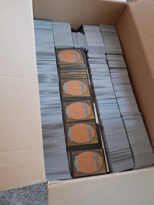 Samlekort, 5000 magic kort, Sælger en kasse overskydende common og uncommon kort til spillet "Magic 