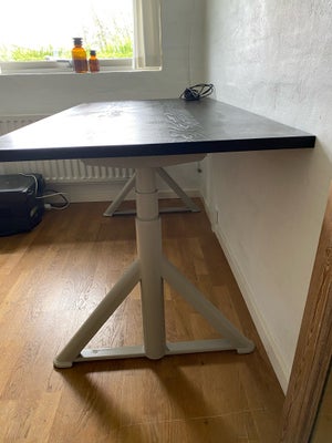 Skrive-/computerbord, Idåsen Ikea , b: 160 d: 80 h: 63, Højde fra 63 cm - 127 cm
