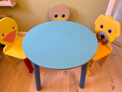 Bord/stolesæt, KREA, Børnestole med tilhørende bord af mærket KREA - udformet som bamse, kylling og 