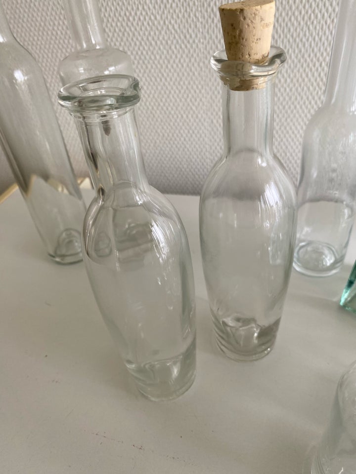 Glas, 19 glasflasker til olie-eddike