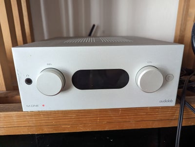 Forstærker, Audiolab, M-ONE+, 60 W, God, Sælger denne DAC / forstærker combo, som der kan forbindes 