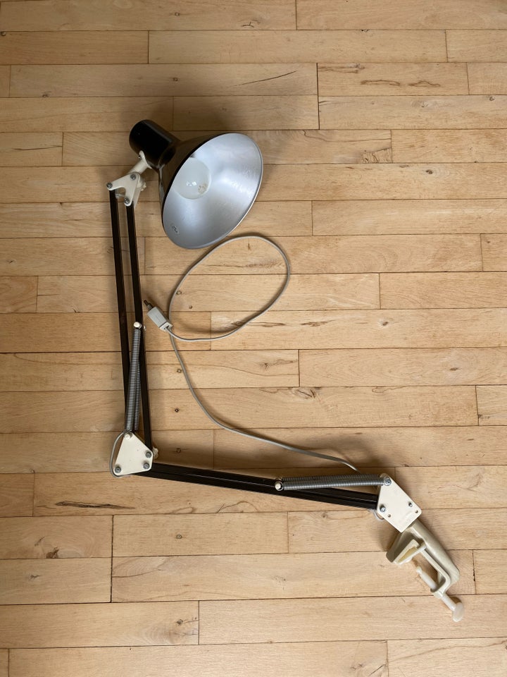 Arkitektlampe, Rijo