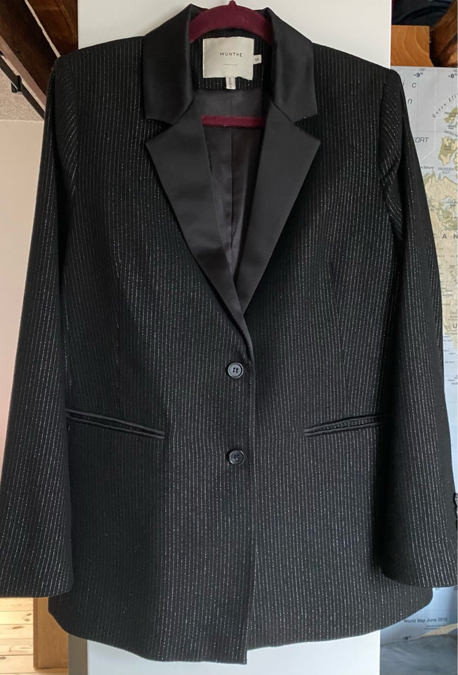 Blazer, str. 38, Munthe