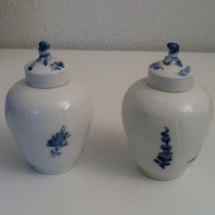 Porcelæn, 2 Blå Blomst Svejfet Tedåse, Royal Copenhagen