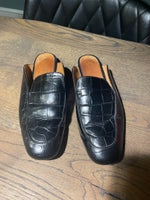 Loafers, str. 36, & Other Stories