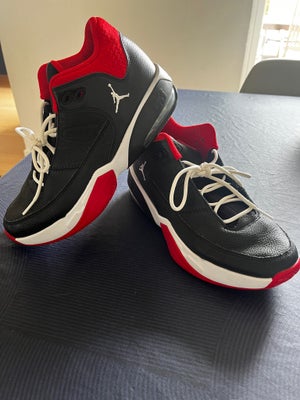 Sneakers, Nike Jordan Max Aura 3, str. 40,5,  Sort, rød, hvid,  Læder,  Næsten som ny, Kun brugt ind